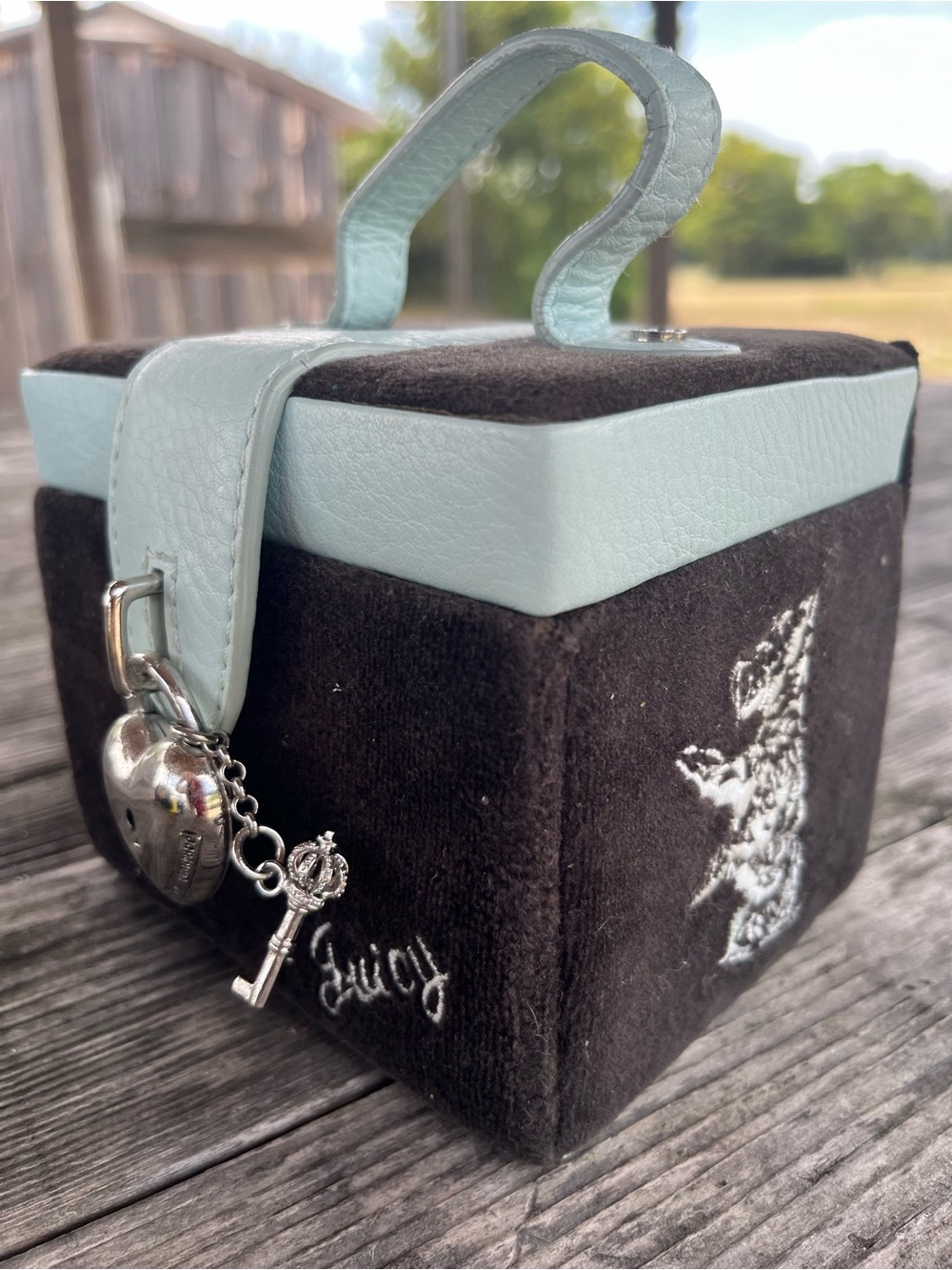 Y2K RARE JUICY COUTURE Velvet Jewelry Box with Mint Accent and Crown Embroidery - Picture 4 of 8